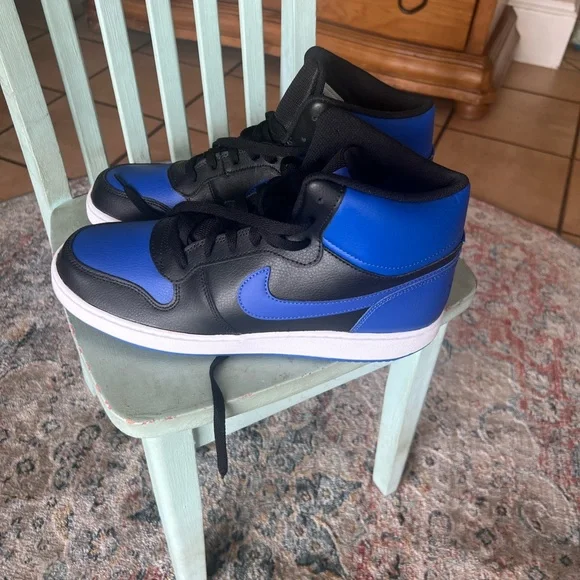 Nike Black and Blue Sneakers High-Top Classic - Picture 3 of 5